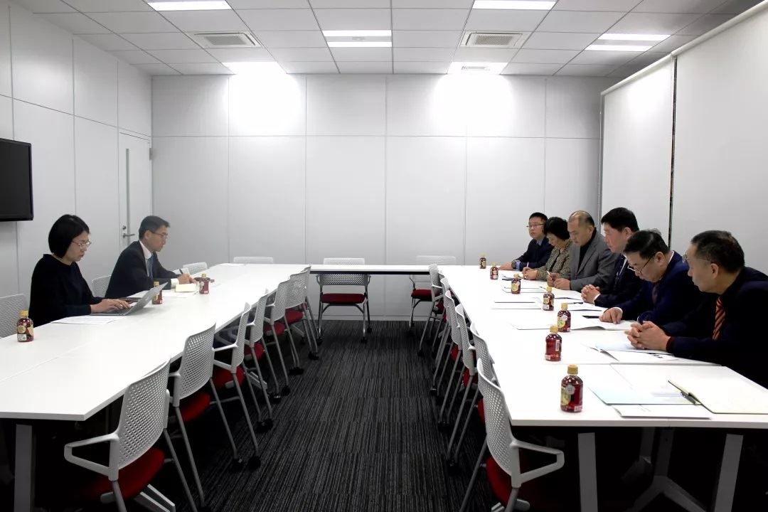 山東出版?zhèn)髅焦煞萦邢薰緝?nèi)容圖片展示